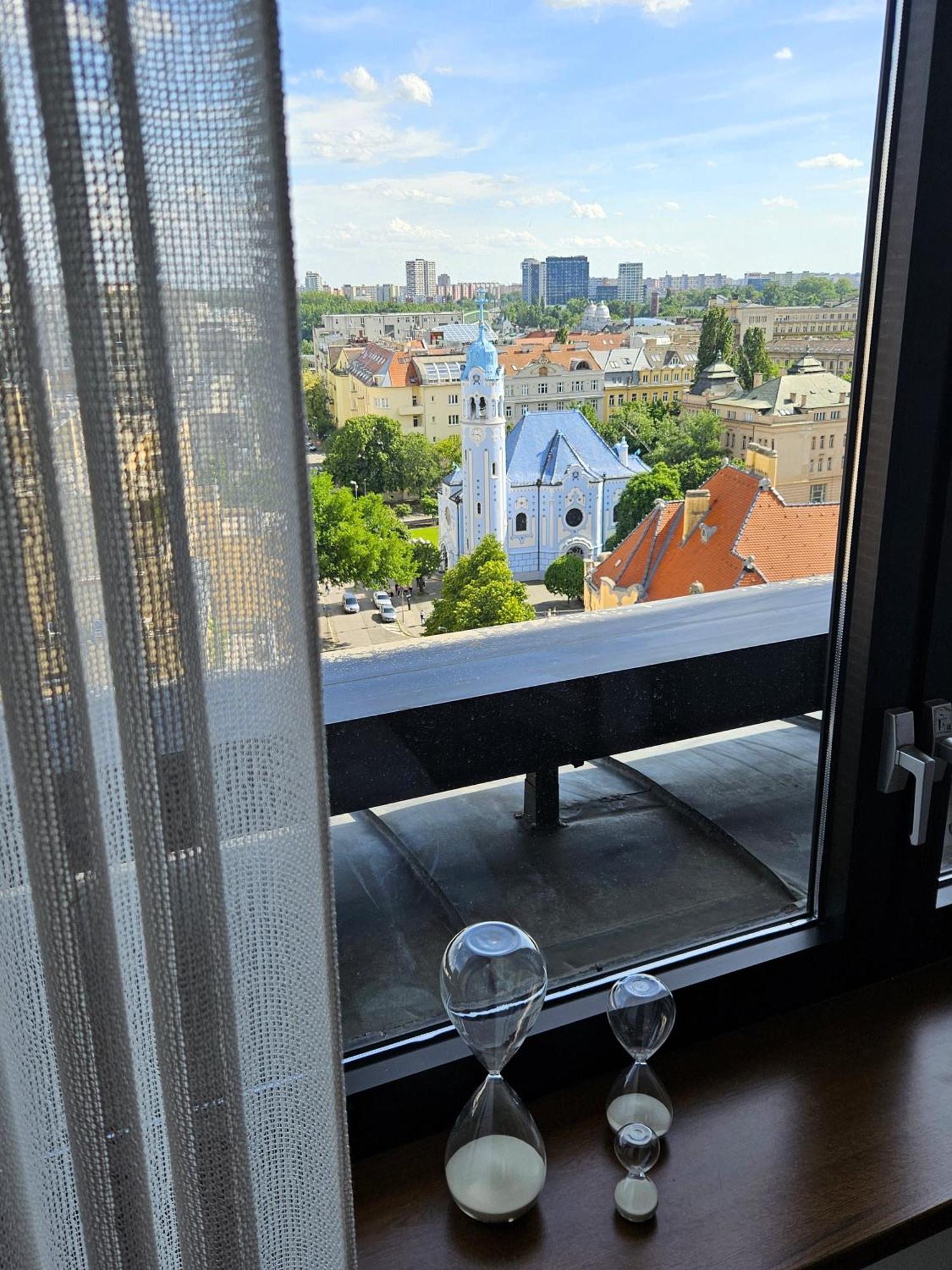 Panorama View Design Apt In Old Town - Free Parking براتسيلافا المظهر الخارجي الصورة