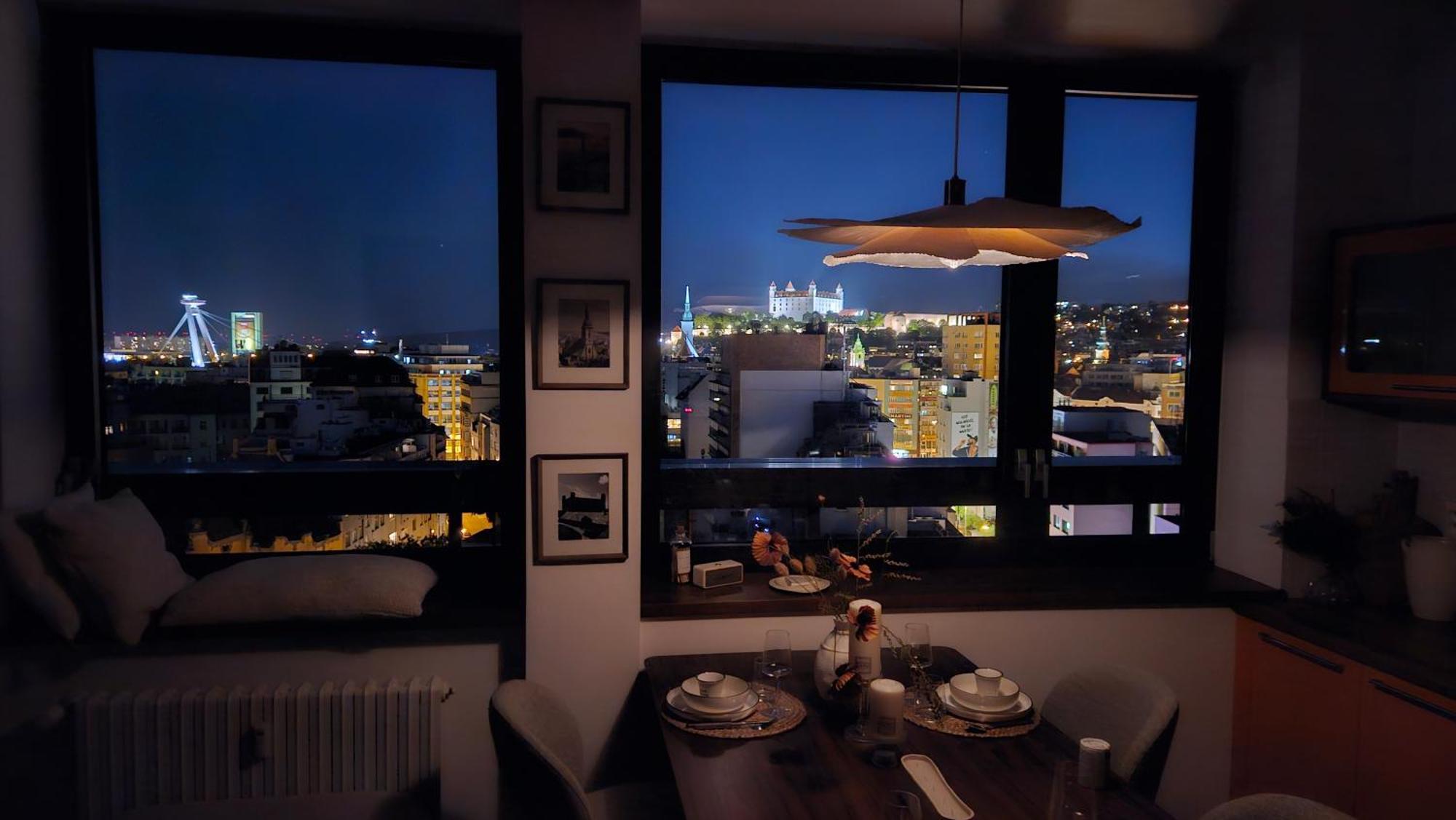 Panorama View Design Apt In Old Town - Free Parking براتسيلافا المظهر الخارجي الصورة